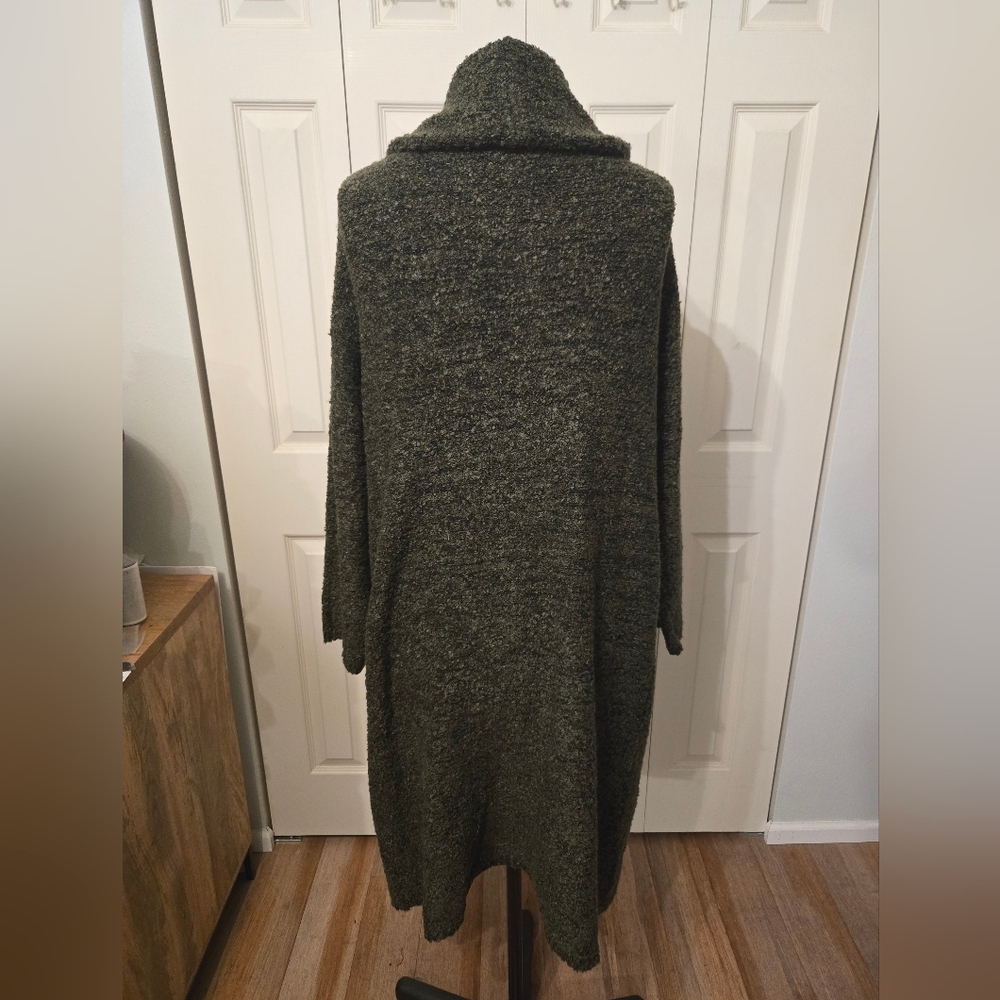 Easel Sweater - Picture 3 of 6